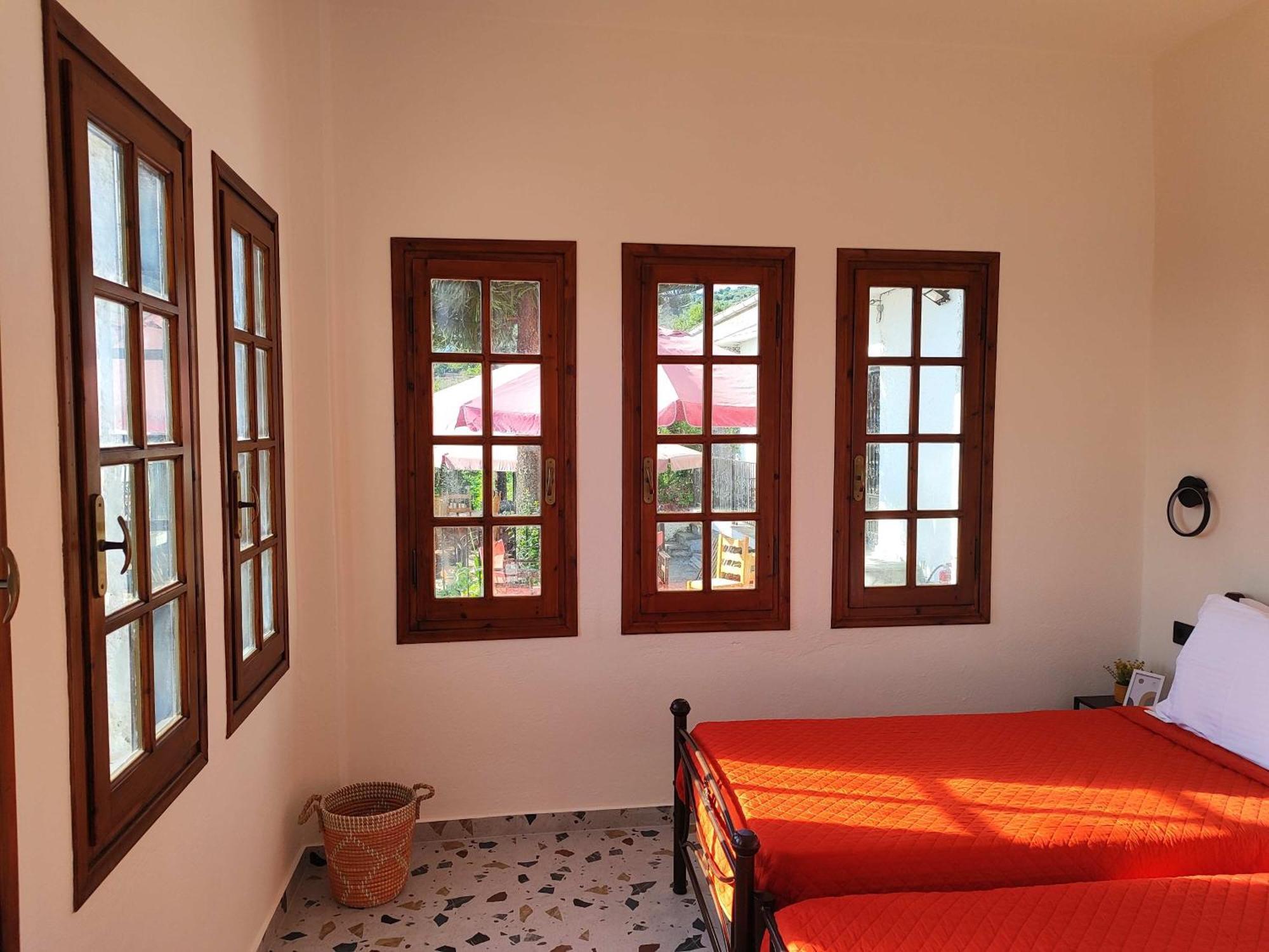 Yalla Chorefto - Hotel & Fun Exterior foto